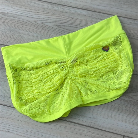 Cute Booty Lounge Neon Yellow Lace shorts - Picture 1 of 4